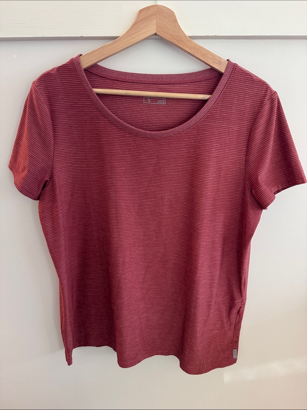 Eddie Bauer Striped Performance Tee Dusty Rose Short Sleeve Athleisure Women’s M
